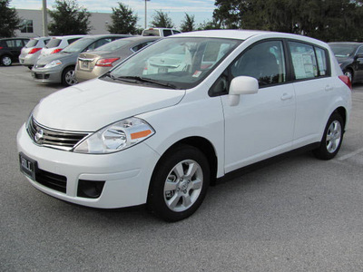 nissan versa 2012 white hatchback special edition gasoline 4 cylinders front wheel drive automatic 33884
