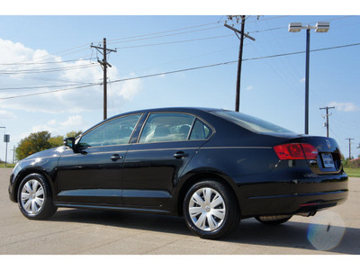 volkswagen jetta 2012 black sedan se gasoline 5 cylinders front wheel drive tiptronic 76502