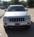 jeep grand cherokee 2013 silver suv overland gasoline 6 cylinders 2 wheel drive automatic 76051