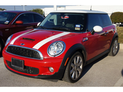 mini cooper 2010 red hatchback s gasoline 4 cylinders front wheel drive automatic 78729