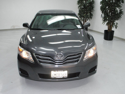 toyota camry 2011 gray sedan le gasoline 4 cylinders front wheel drive automatic 91731