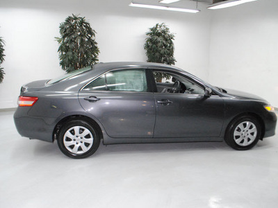 toyota camry 2011 gray sedan le gasoline 4 cylinders front wheel drive automatic 91731