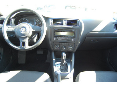 volkswagen jetta 2012 white sedan se pzev 5 cylinders automatic with overdrive 77706