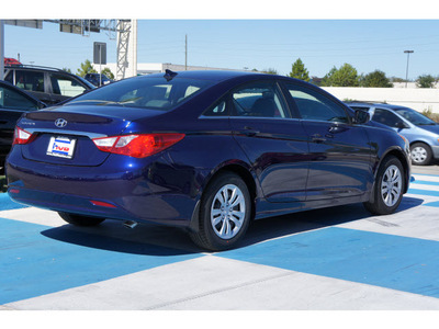 hyundai sonata 2013 dk  blue sedan gls 4 cylinders automatic 77094