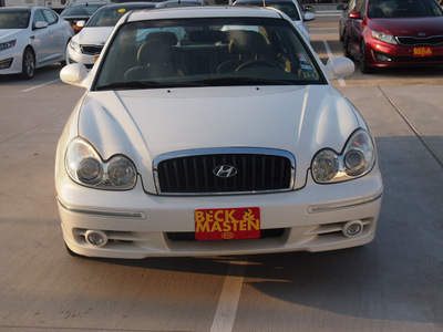 hyundai sonata 2003 white sedan lx gasoline 6 cylinders front wheel drive automatic 77375