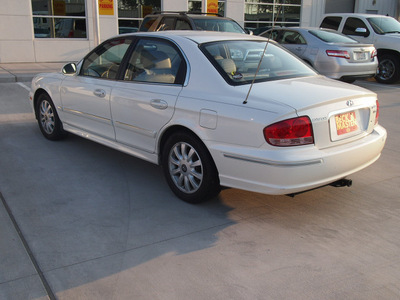 hyundai sonata 2003 white sedan lx gasoline 6 cylinders front wheel drive automatic 77375