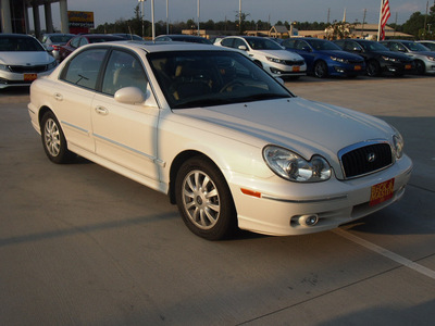 hyundai sonata 2003 white sedan lx gasoline 6 cylinders front wheel drive automatic 77375