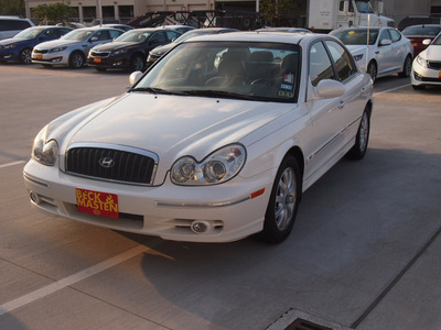 hyundai sonata 2003 white sedan lx gasoline 6 cylinders front wheel drive automatic 77375
