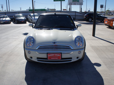 mini cooper 2008 off white gasoline 4 cylinders front wheel drive 5 speed manual 79110