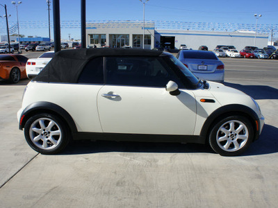 mini cooper 2008 off white gasoline 4 cylinders front wheel drive 5 speed manual 79110