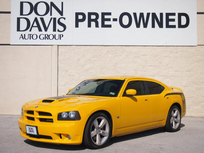 dodge charger 2007 yellow sedan srt 8 gasoline 8 cylinders rear wheel drive automatic 76011