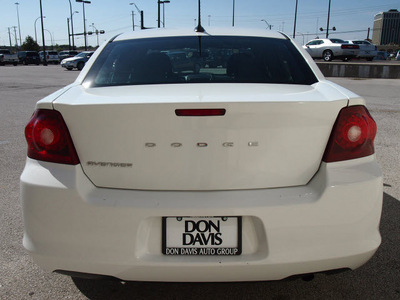 dodge avenger 2012 white sedan se gasoline 4 cylinders front wheel drive automatic 76011