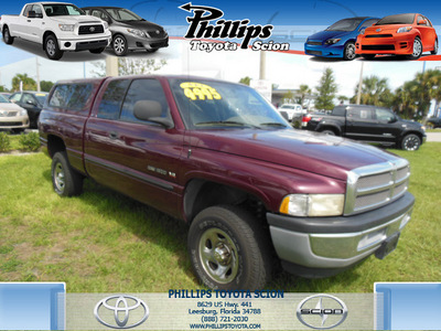 dodge ram 1500 2000 maroon 4dr quad 139wb 4w gasoline v8 4 wheel drive automatic 34788