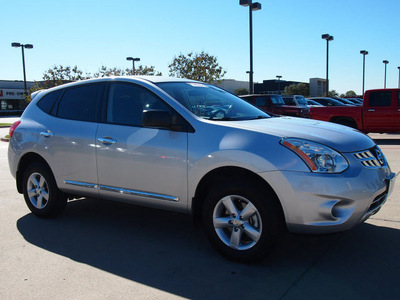 nissan rogue 2012 silver special edition gasoline 4 cylinders front wheel drive automatic with overdrive 76018