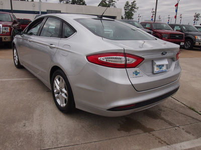 ford fusion 2013 silver sedan se 4 cylinders front wheel drive 6 speed automatic 77338