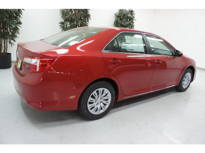 toyota camry 2012 red sedan le gasoline 4 cylinders front wheel drive automatic 91731