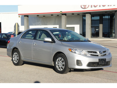 toyota corolla 2011 silver sedan le gasoline 4 cylinders front wheel drive automatic 76543