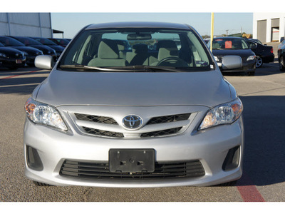 toyota corolla 2011 silver sedan le gasoline 4 cylinders front wheel drive automatic 76543