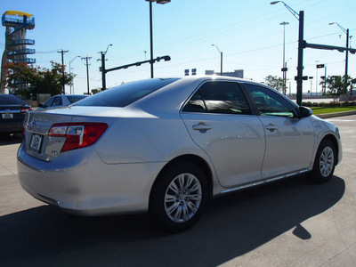 toyota camry hybrid 2012 silver sedan le hybrid 4 cylinders front wheel drive automatic 76011