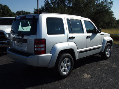 jeep liberty 2011 silver suv sport gasoline 6 cylinders 2 wheel drive automatic 78016