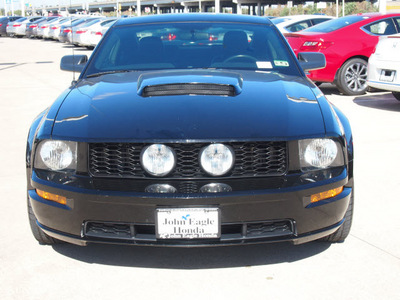 ford mustang 2007 black coupe gt premium gasoline 8 cylinders rear wheel drive automatic 77065