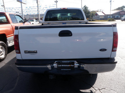 ford f 250 super duty 2006 white xlt diesel 8 cylinders rear wheel drive automatic with overdrive 32401