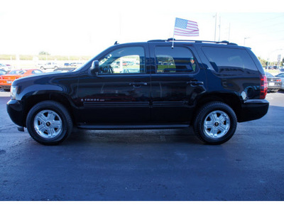 chevrolet tahoe 2009 black suv lt flex fuel 8 cylinders 2 wheel drive automatic 33177