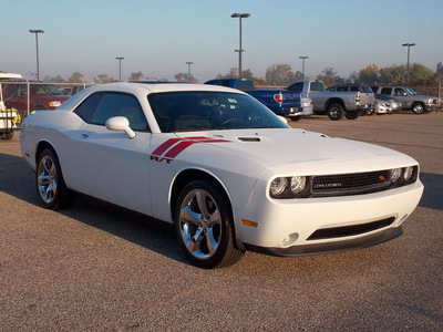 dodge challenger 2011 white coupe r t gasoline 8 cylinders rear wheel drive 6 speed manual 77074