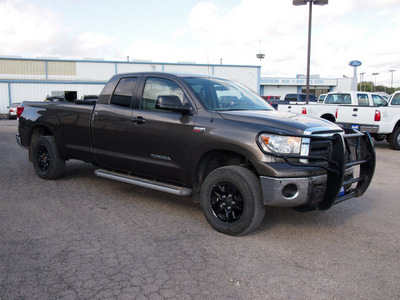 toyota tundra 2010 dk  green grade 8 cylinders automatic 78861