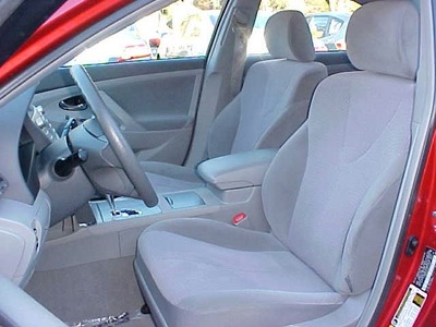 toyota camry 2010 red sedan le v6 6 cylinders automatic 06019