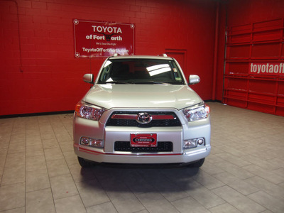 toyota 4runner 2011 silver suv sr5 gasoline 6 cylinders 2 wheel drive automatic 76116