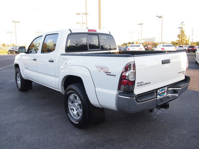 toyota tacoma 2011 white prerunner v6 gasoline 6 cylinders 2 wheel drive automatic 75075