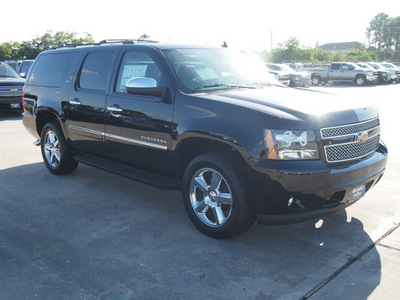 chevrolet suburban 2013 black suv ltz flex fuel 8 cylinders 2 wheel drive 6 speed automatic 77090