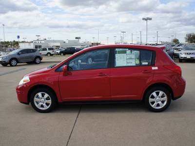 nissan versa 2012 red hatchback 1 8 s 4 cylinders automatic 75150