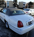 lincoln town car 1999 white sedan signature gasoline v8 rear wheel drive automatic with overdrive 60546