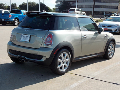 mini cooper 2010 gold hatchback s gasoline 4 cylinders front wheel drive shiftable automatic 77074