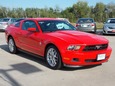ford mustang 2012 red coupe v6 premium gasoline 6 cylinders rear wheel drive automatic with overdrive 77074