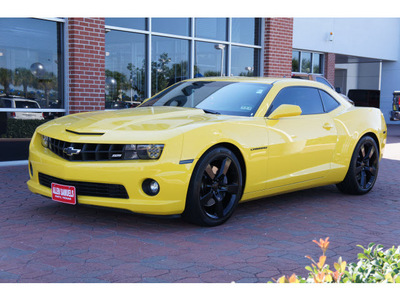 chevrolet camaro 2011 yellow coupe ss gasoline 8 cylinders rear wheel drive automatic 77450