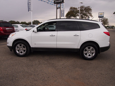 chevrolet traverse 2010 white suv lt 6 cylinders automatic 78016