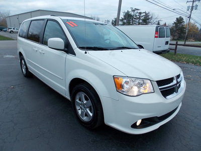 dodge grand caravan 2011 white van crew 6 cylinders automatic 14224