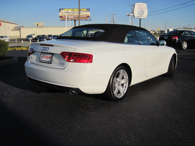 audi a5 2013 white 2 0t quattro premium plus gasoline 4 cylinders all whee drive 8 speed tiptronic 46410