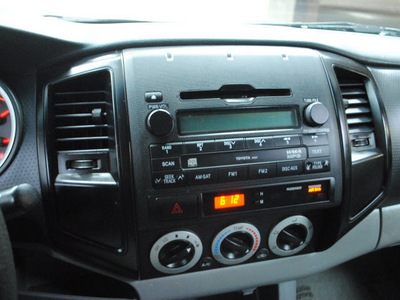 toyota tacoma 2010 white 4 cylinders automatic 91731