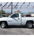 dodge ram pickup 1500 2001 white pickup truck gasoline 6 cylinders rear wheel drive manual 78654