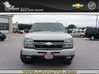 chevrolet silverado 1500 2006 silver 8 cylinders automatic 78654