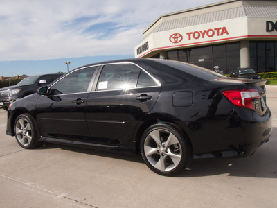 toyota camry 2012 black sedan se sport limited edition 4 cylinders automatic 76011