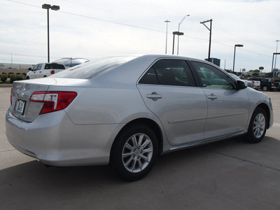 toyota camry 2012 silver sedan le 4 cylinders automatic 76011