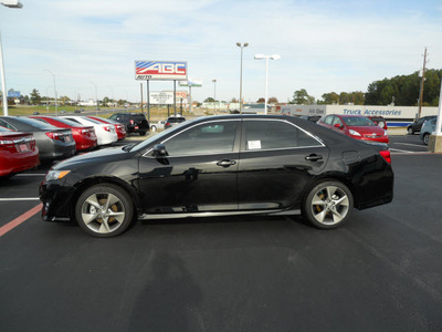 toyota camry 2012 black sedan se 4 cylinders automatic 75604