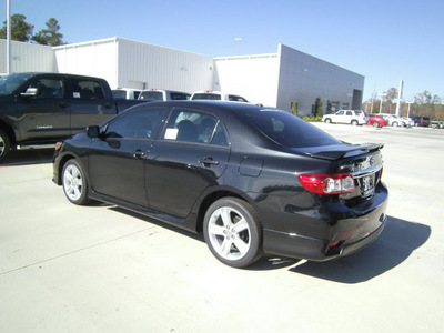 toyota corolla 2013 black sedan s gasoline 4 cylinders front wheel drive automatic 75569