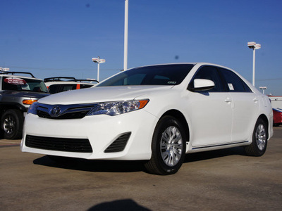 toyota camry 2012 white sedan le 4 cylinders automatic 76116