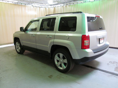jeep patriot 2013 silver suv latitude 4 cylinders automatic 44883